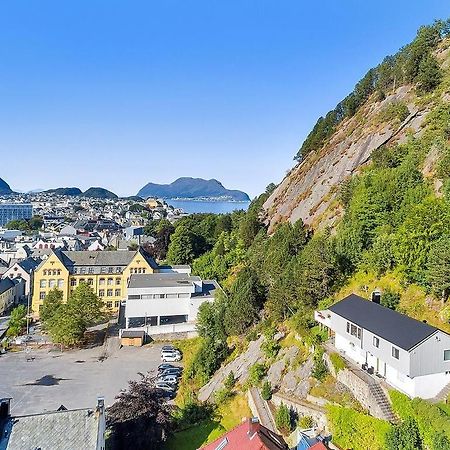 City View Studio Apartment Ålesund Buitenkant foto