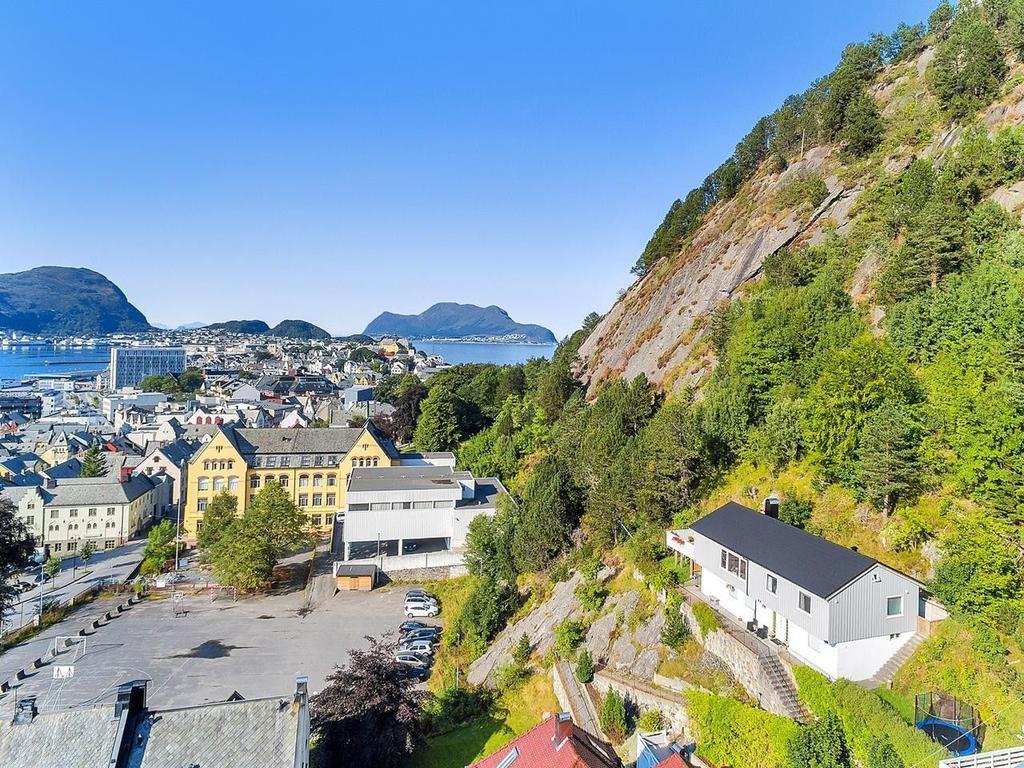 City View Studio Apartment Ålesund Buitenkant foto