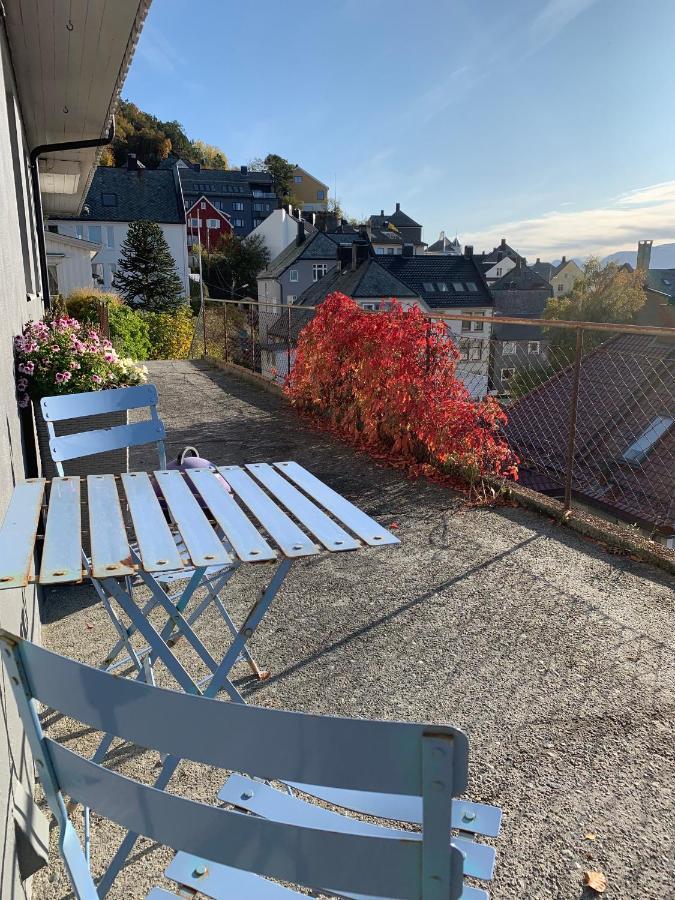 City View Studio Apartment Ålesund Buitenkant foto