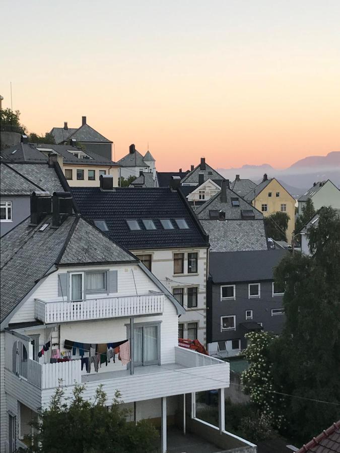 City View Studio Apartment Ålesund Buitenkant foto